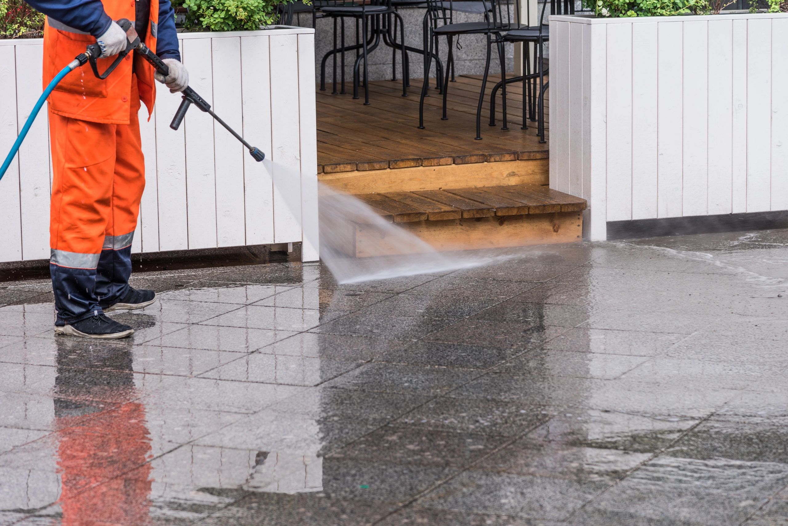 Exterior pressure washing service