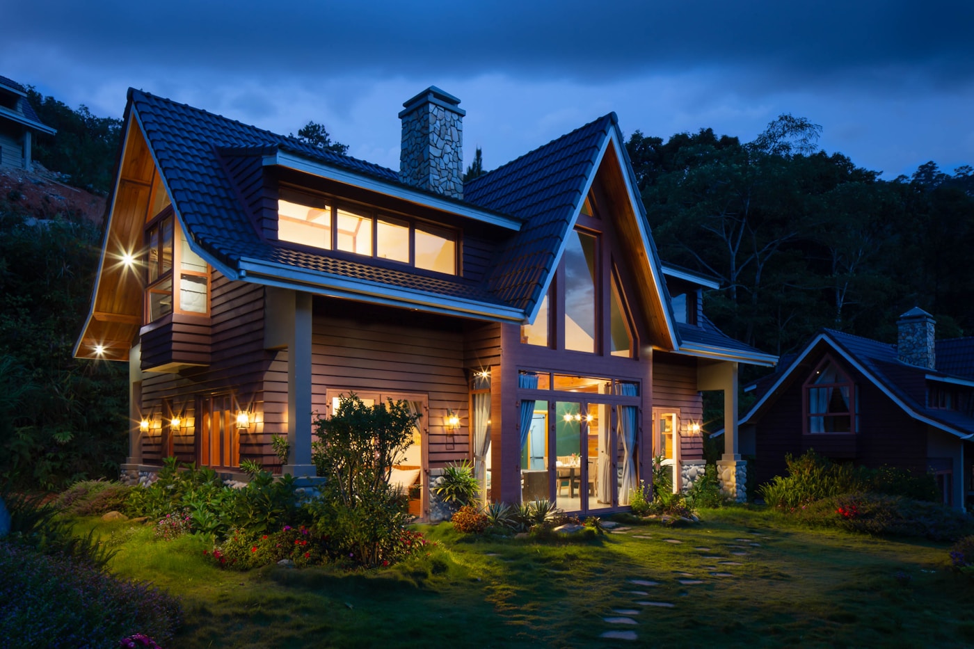 A freshly painted Pacific Northwest home exterior